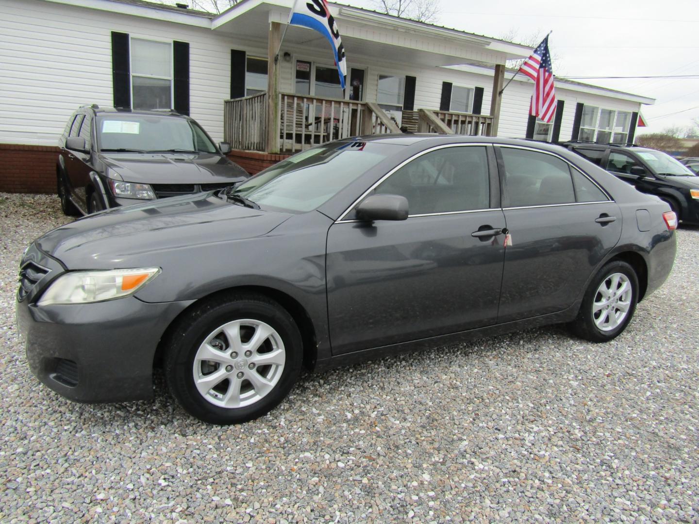 2011 Gray Toyota Camry LE (4T1BF3EK7BU) , Automatic transmission, located at 15016 S Hwy 231, Midland City, AL, 36350, (334) 983-3001, 31.306210, -85.495277 - Photo#2